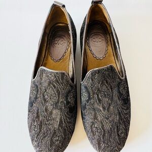Johnston & Murphy Women's Gray Black Metallic Brocade Loafers.